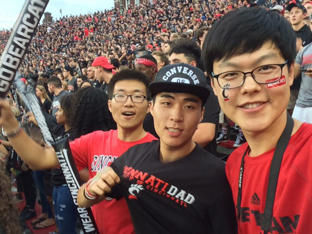 Vaginaning hidi erkaklarni hayajonga soladi.